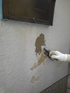 姫路市にて外壁塗装　外構の塗り替え工事　下地調整４