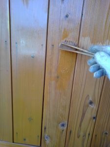 姫路市にて外壁塗装　木部外壁の上塗り６