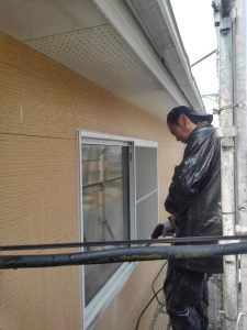 姫路市にて外壁塗装　高圧洗浄２