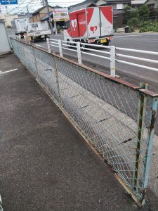 コーポ外構フェンス塗り替え工事施工前