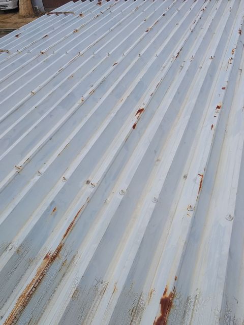 姫路市にてコーポ駐輪場屋根塗装、内部鉄部塗装 施工前